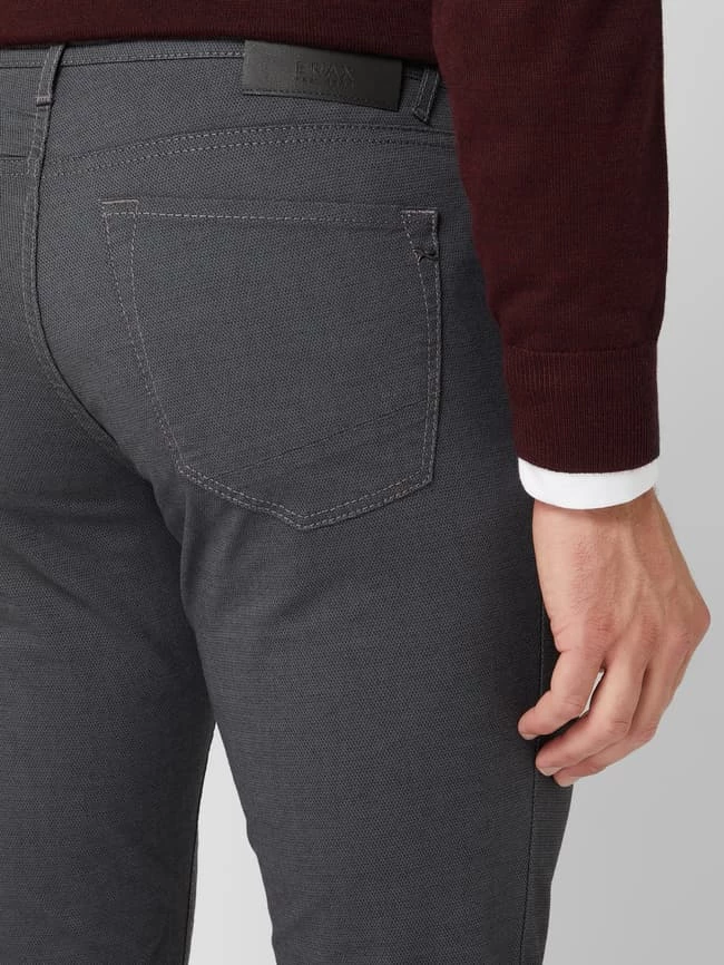 Brax Modern Fit Hose Mit Stretch-Anteil Modell 'Chuck' - Anthrazit 3 Brax Modern Fit Hose Mit Stretch-Anteil Modell 'Chuck' - Anthrazit – Bild 3