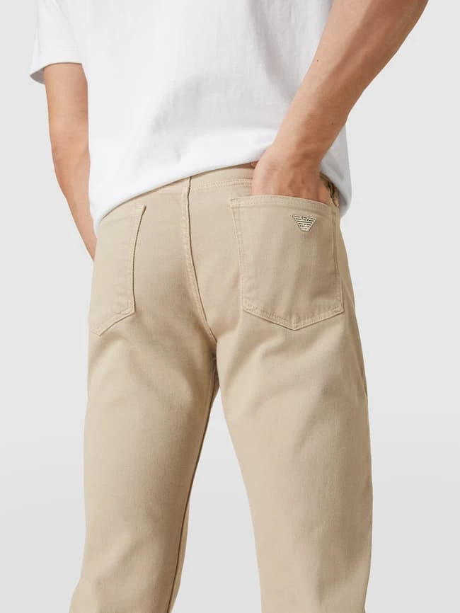 Emporio Armani Slim Fit Jeans Mit Knopfleiste Modell 'Gabardine Basic' - Beige 3 Emporio Armani Slim Fit Jeans Mit Knopfleiste Modell 'Gabardine Basic' - Beige – Bild 3