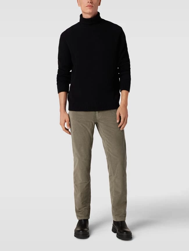 Brax Cordhose In 5-Pocket-Design Modell 'Cadiz' - Olivgrün 1 Brax Cordhose In 5-Pocket-Design Modell 'Cadiz' - Olivgrün