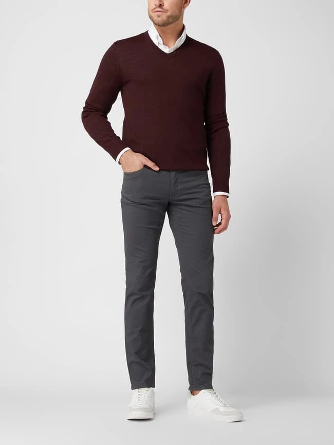 Brax Modern Fit Hose Mit Stretch-Anteil Modell 'Chuck' - Anthrazit 1 Brax Modern Fit Hose Mit Stretch-Anteil Modell 'Chuck' - Anthrazit